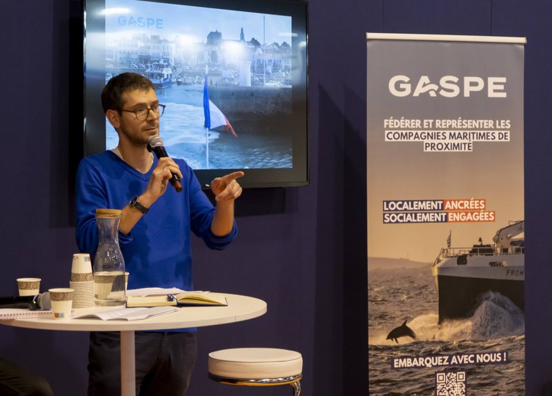 Colomban en mer, officier de la Marine Marchande